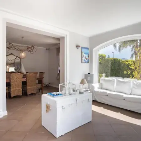 Seaside Villa *