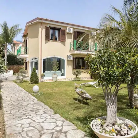 Seaside Carini